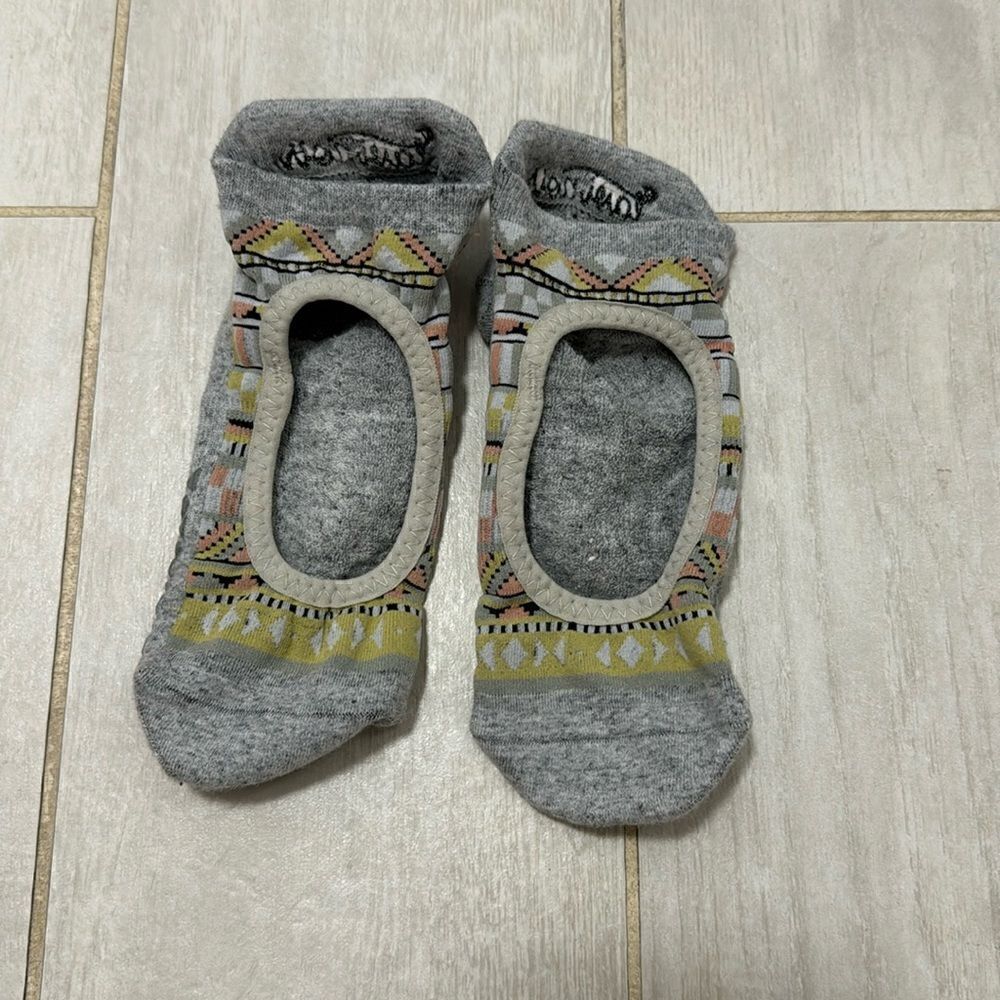 New Tavi Noir Grip Socks OS